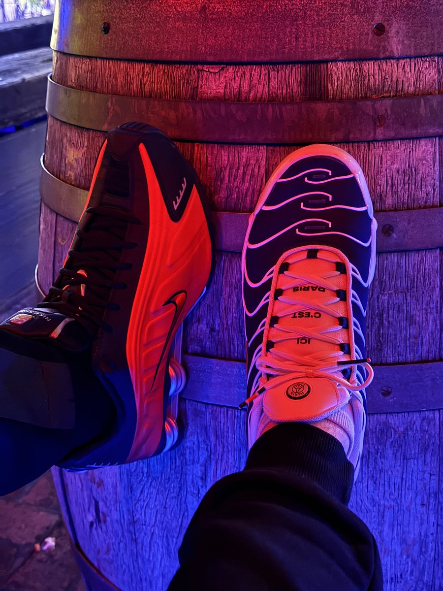 TwoSneakerLads's tweet photo. Get down and lick 👅👅 https://t.co/8LdsVx6qVn