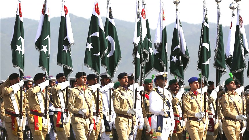 TurkishCentury's tweet photo. It's hard to be Pakistani, because you have to fight the world. But it's harder not to be Pakistani, because you have to fight the Pakistani.

-- Turkish Proverb  💚🇵🇰 https://t.co/kSkpMQxxlD