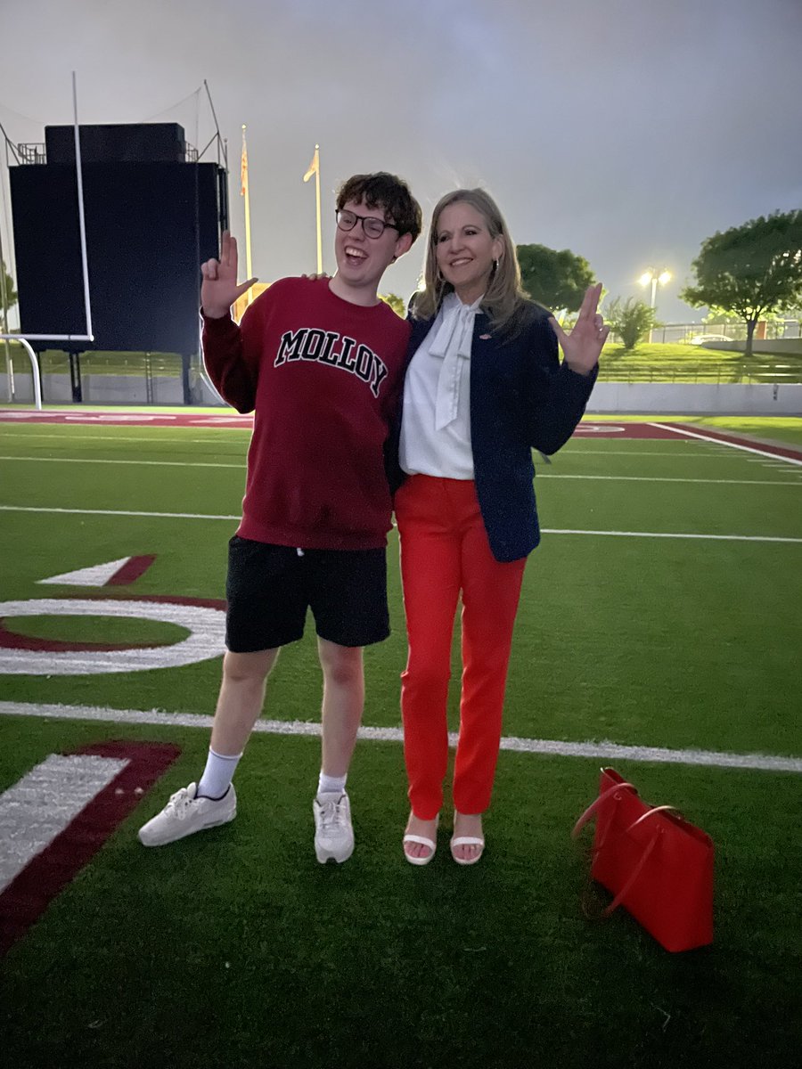 jackson_carrie's tweet photo. Glad we were able to work in Senior Sunset around the weather threats last night! Great times with a very special Senior class! @NHSTexans #Flagship https://t.co/SfJUVQ9Bf4