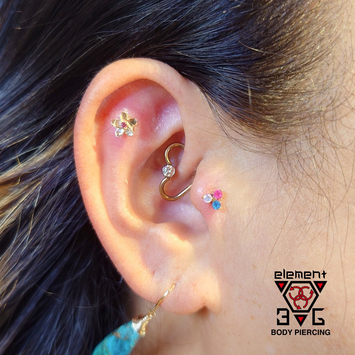 アウターコンク、トラガス、ダイス 【ANATOMETAL】 プルメリアエンド 