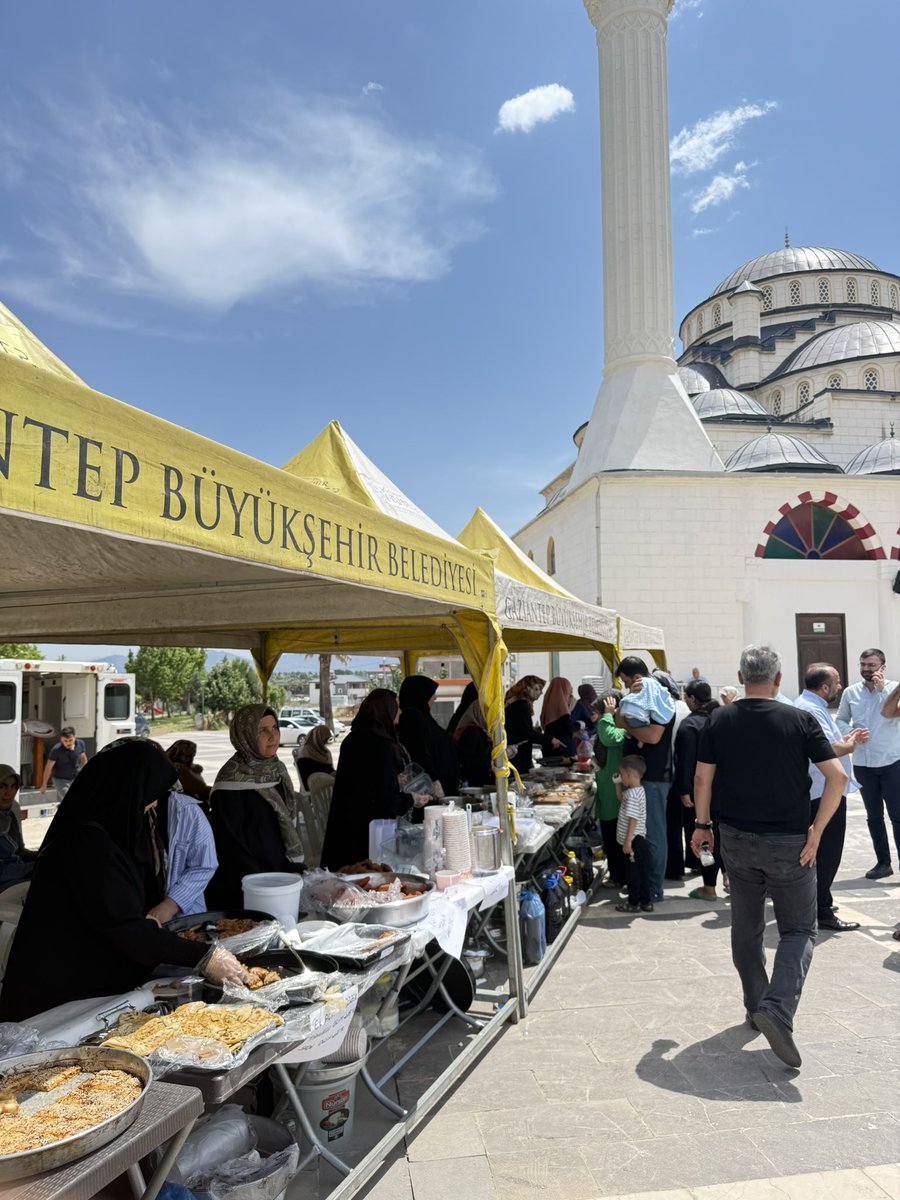 İlçe Müftülüğümüz tarafından düzenlenen hayır kermesine katılım sağladık.
Toplumsal dayanışma ve yardımlaşma ruhunu yaşatan bu güzel organizasyonda emeği geçen herkese teşekkür ederiz.
<a href="/fmfedaioglu/">Fatih Muhaddis FEDAİOĞLU</a> 
<a href="/UlsResit/">Reşit Uluşan</a> 
<a href="/AhmetErkan2792/">Ahmet Erkan 🟢🇹🇷</a>