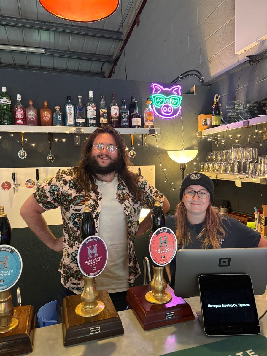 Just a quick appreciation post to our Taproom manager Izaak and our amazing staff Sophie (pictured! 📸), Ruby, Thomas, Ella, Jacob (and the rest!) for superbly smashing out pints in the sunny weather these past few weeks ☀️🍺 ⁣⁣
⁣⁣
You’re all stars 🌟 ⁣⁣