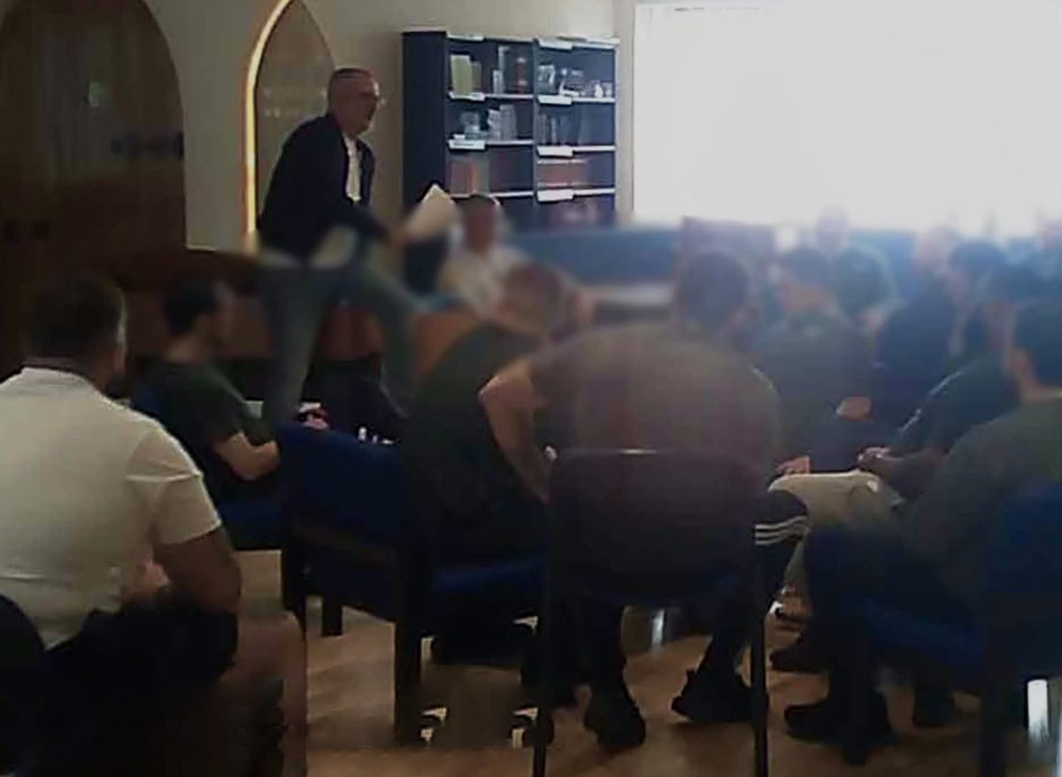 Ewen Cameron tweet media