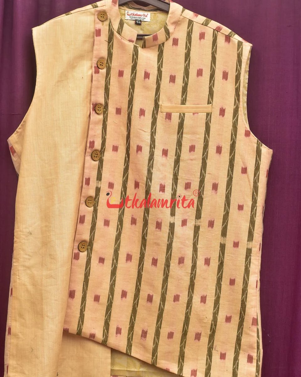 "Tradition Meets Edge: Matha Red Dots Lata Jacket from Yashaswi Collection 🔴✨
Crafted in pure cotton, this asymmetric silhouette with its striking red dots and traditional Lata patterns redefines festive menswear with an edge of elegance.