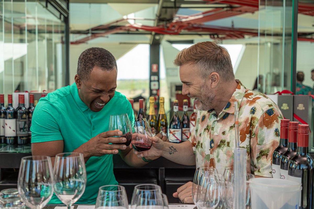 GaryBarlow's tweet photo. Nothing but laughs with @andipeters - episode 3 out today if you want to have a good chuckle - loved it! ❤️🍷

Watch at 2pm on @ITV and @ITVX.

#garybarlowsfoodandwinetour #newseries #itv #seeaustralia #SeeSouthAustralia https://t.co/P73xAbGdHn