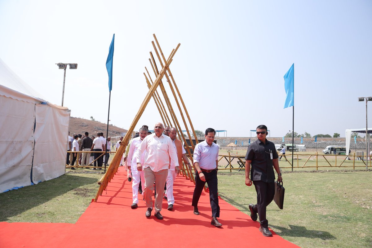 VtvGujarati's tweet photo. મહેસાણા: મુખ્યમંત્રી ભૂપેન્દ્ર પટેલે ધરોઈ એડવેન્ચર ફેસ્ટ’નો શુભારંભ કરાવ્યો, જુઓ તસવીરો

#mahesana #Dharoi #DharoiAdventureFest #AdventureFest #gujarat #cmbhupendrapatel #VTVDigital https://t.co/GhpcRawHs4