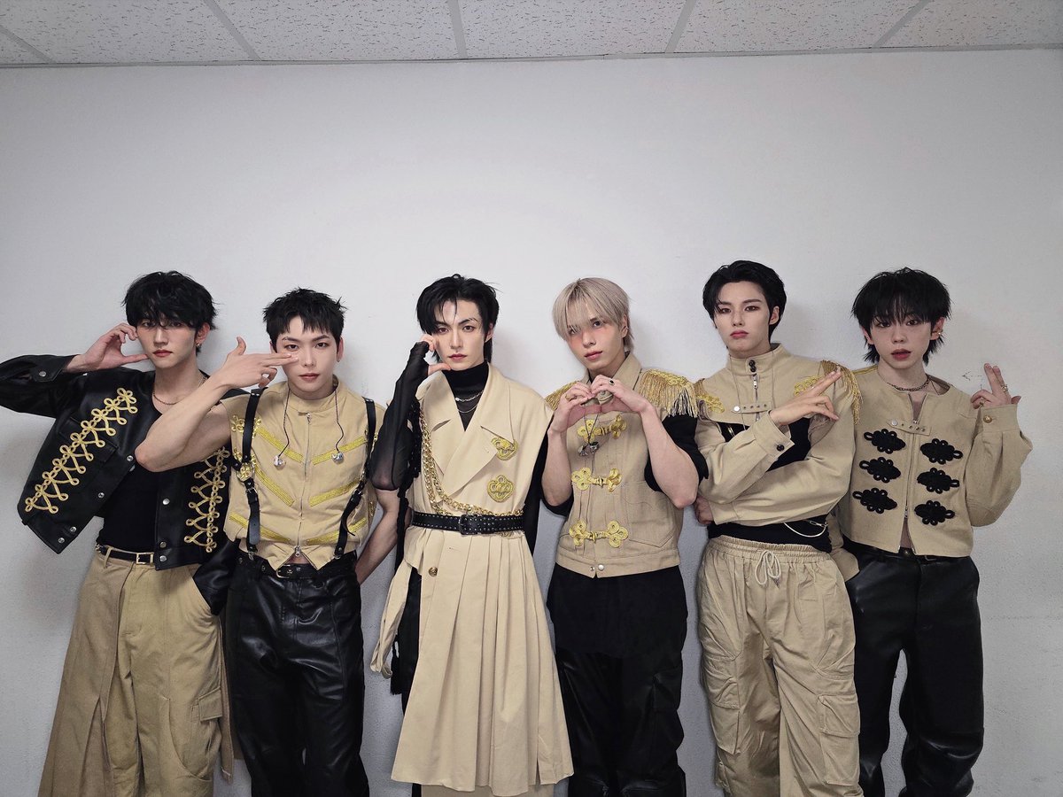 ELASTofficial's tweet photo. [📷]

#TODAY_ELAST

2025.05.23
KBS 뮤직뱅크

#ELAST #엘라스트 #エラスト
#Versus #ELAST_Versus https://t.co/0fZNO3rcME