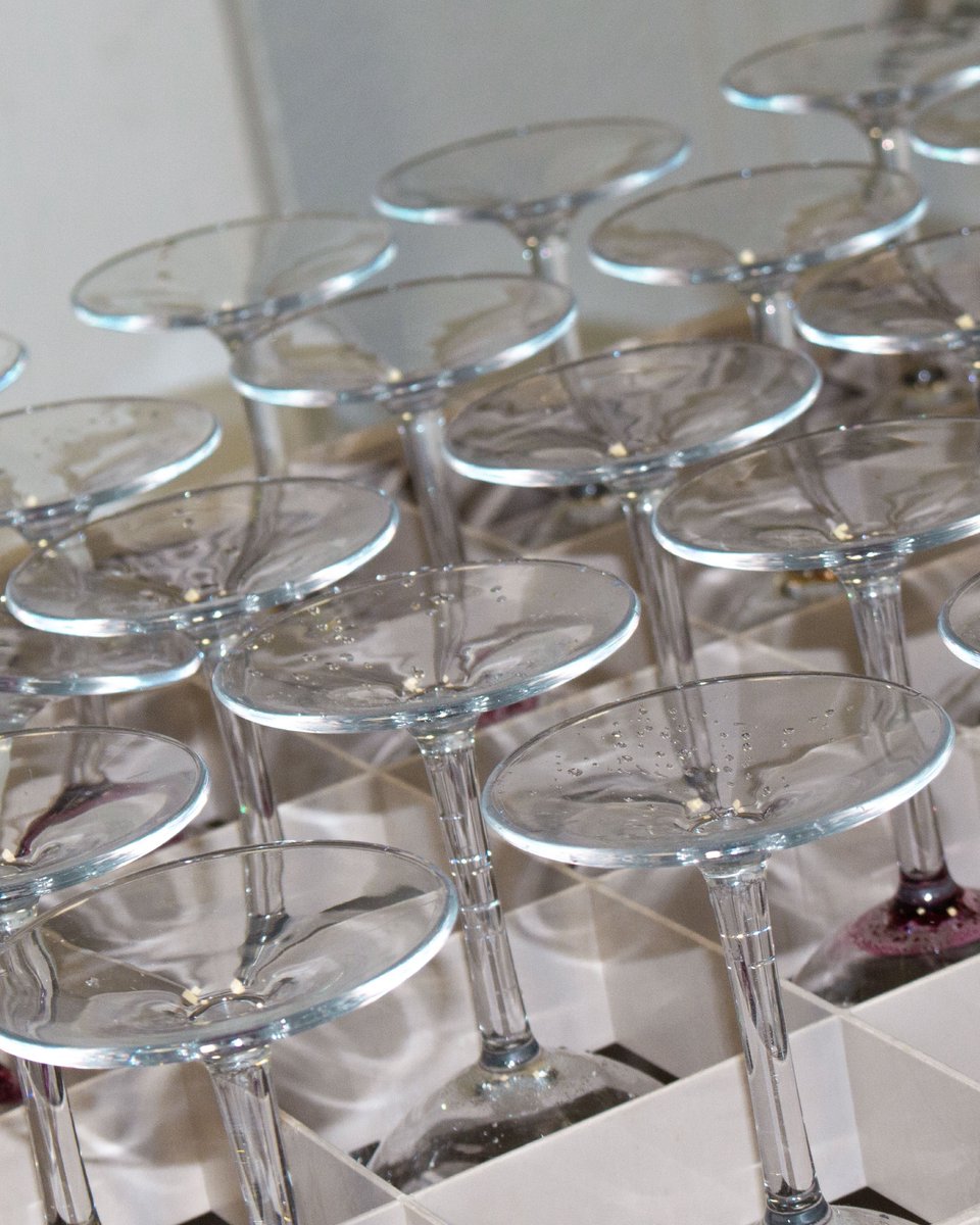 ecofestes_reuz's tweet image. OFFF 2025 continued its journey toward a greener future by once again featuring Re-uz’s reusable wine cups throughout the festival.

Sanitized at Re-uz’s facilities, these cups are ready for future editions, aligning with OFFF's mission to create a zero-waste event!

#OFFFEST