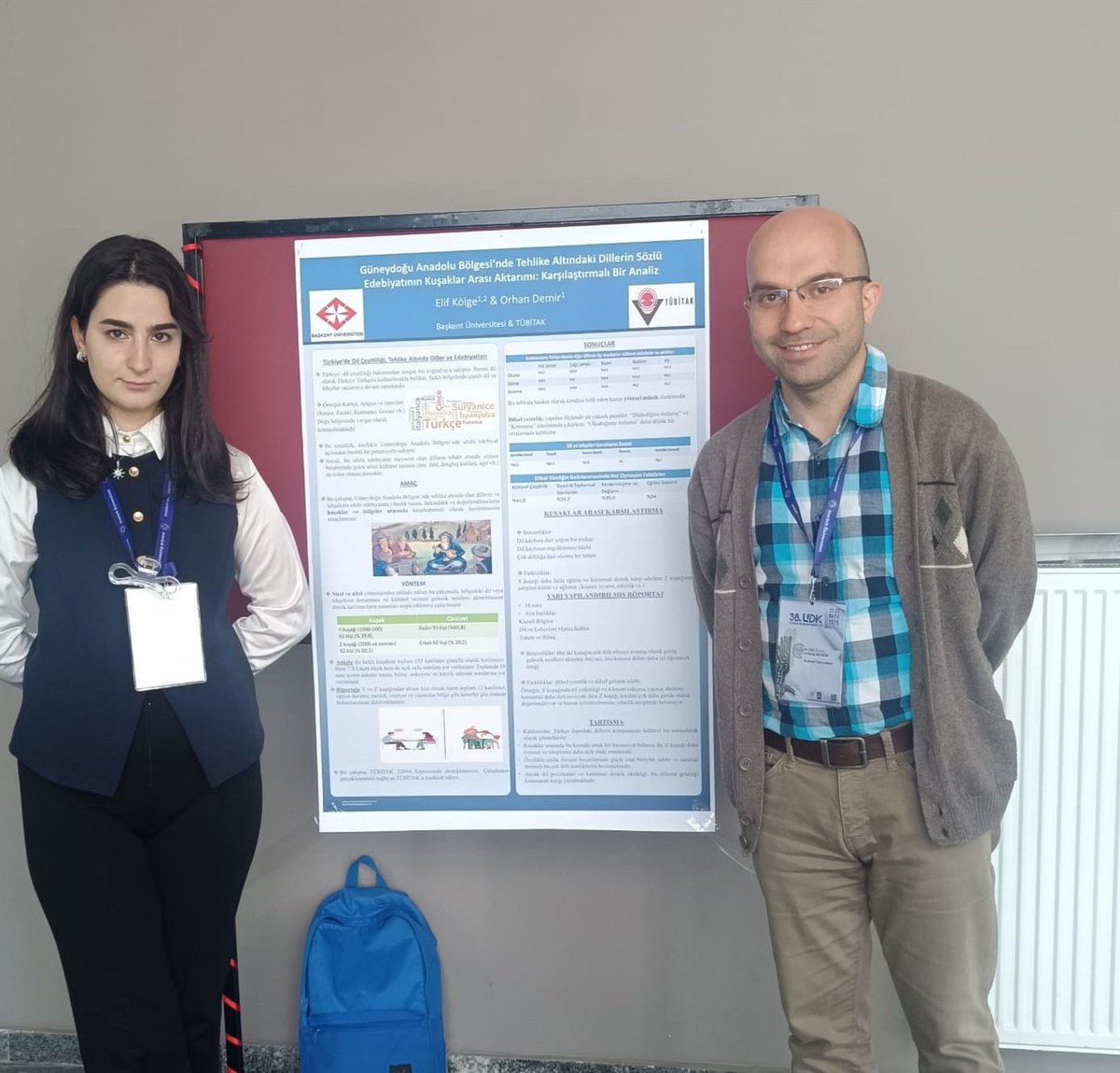 38.Ulusal Dilbilim Kurultayı'nda bölümümüzü temsil eden öğrencimiz Elif Kölge'yi başarılarından dolayı tebrik ederiz. Destekleri için Dr. öğretim üyesi Orhan Demir hocamıza teşekkür ederiz. 🙏🏻