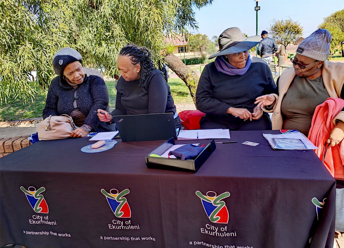 City_Ekurhuleni's tweet photo. We are bringing services closer to our people! At today's Finance Open Day at the Spruitview Recreational Park in #Spruitview, we have prioritised assisting our senior citizens with:
β
Siyakhokha registration
β
Indigent registration
β
Debt Rehabilitation https://t.co/9Id1pApcsB