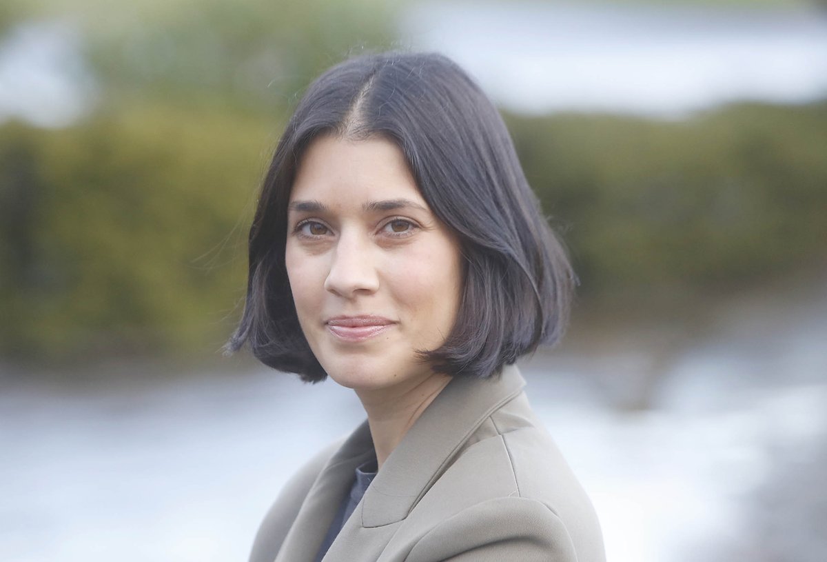 Lucía Cancela, Premio de Periodismo Científico de la Real Academia Galega de Ciencias por un reportaje sobre investigaciones gallegas de los mecanismos de la obesidad. El accésit fue para Uxía Rodríguez por un trabajo que cuenta un trasplante de corazón desde el quirófano.