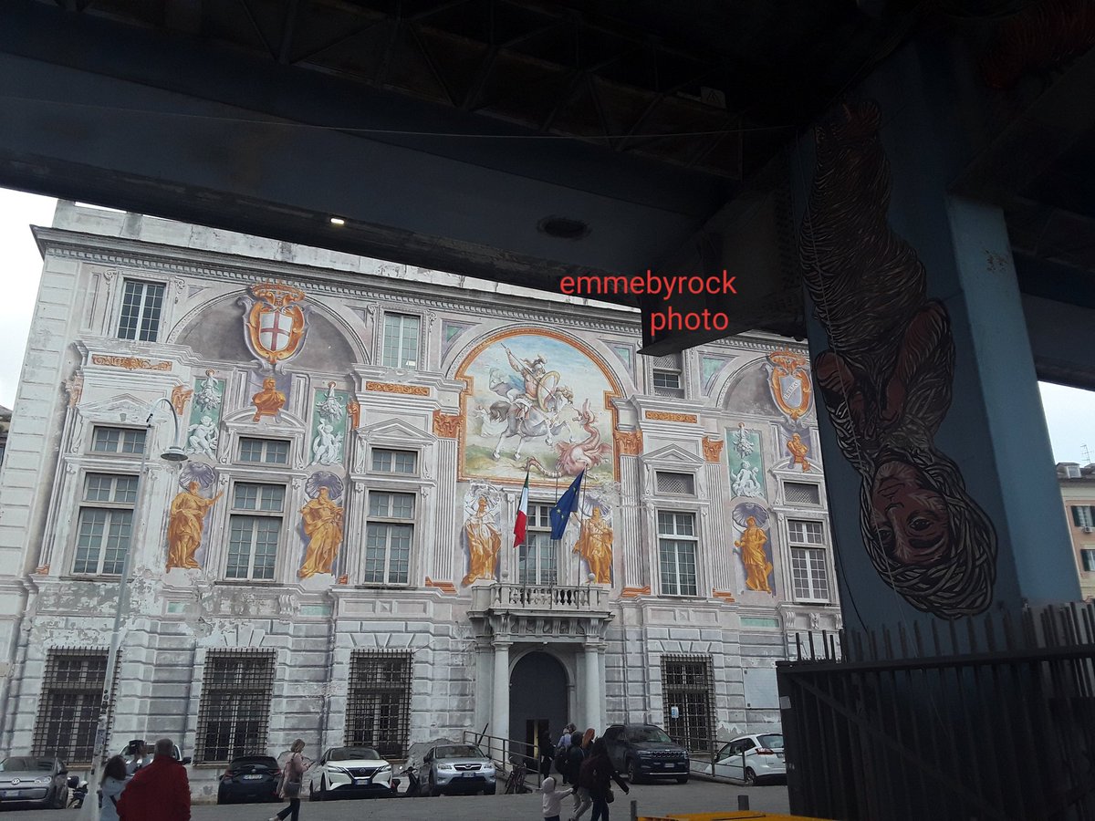 emmebyrock's tweet photo. #PalazzoSanGiorgio a #Genova l'antico #Palazzo, i suoi meravigliosi affreschi dove sono raffigurati i suoi antichi, grandi rappresentanti, la sua #Storia. #RepubblicadiGenova 
#photo #emmebyrock https://t.co/DkuhfJkNGF