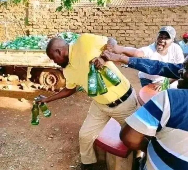 not_prince7's tweet photo. "Ewa ne, your degree at IUM is not a module at UNAM" 😭😂 https://t.co/SJzP3lRPc4