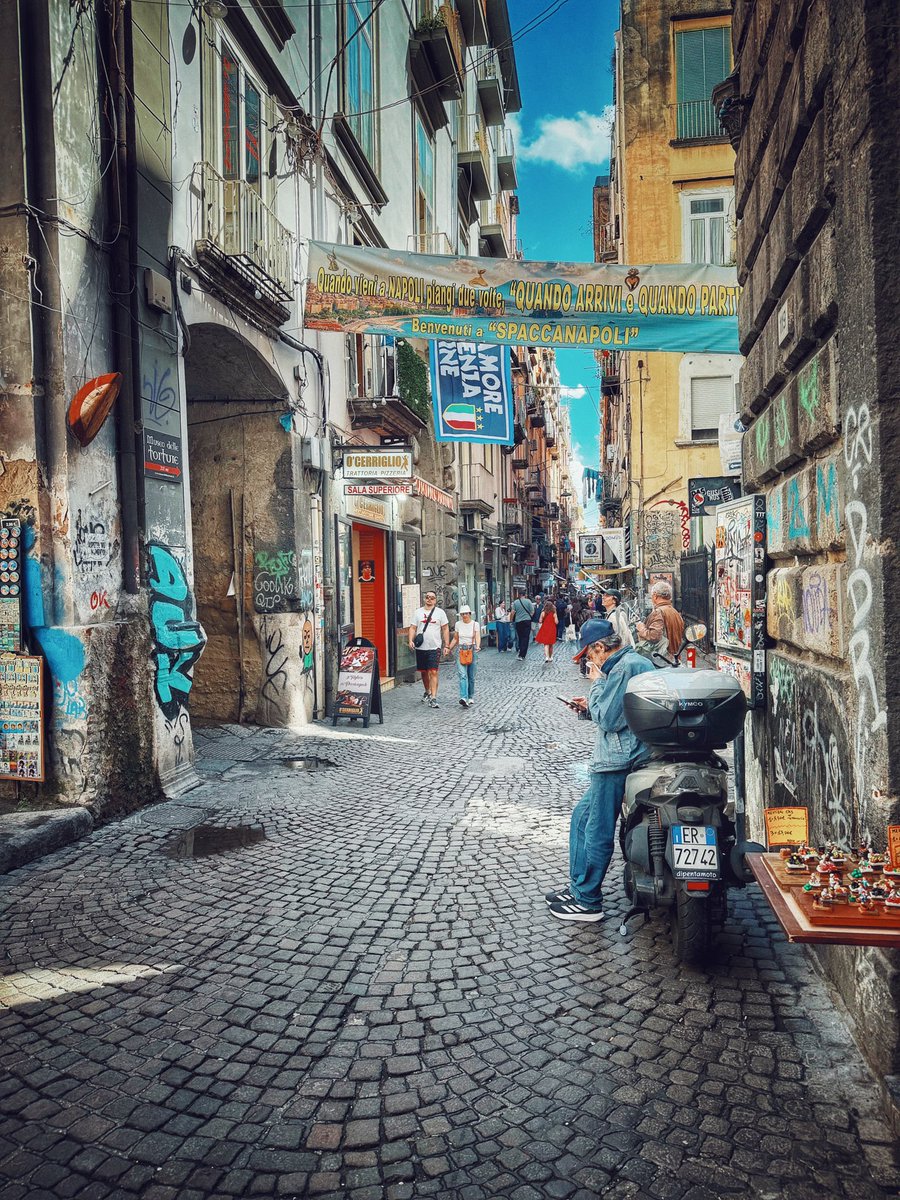 ka_dge's tweet photo. #Napoli https://t.co/jfJBFO8JWj