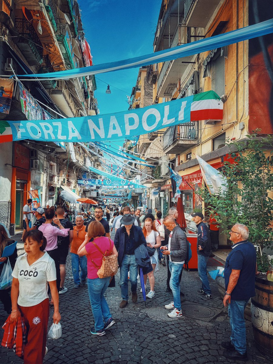ka_dge's tweet photo. #Napoli https://t.co/jfJBFO8JWj