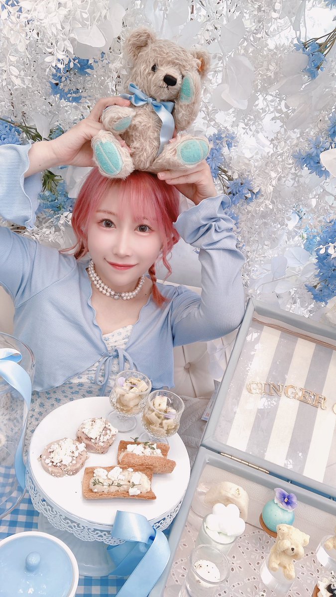 今日はあさみちゃんとアフターヌーンティーへ🫖🧁🧸👭🩵 ミルキー