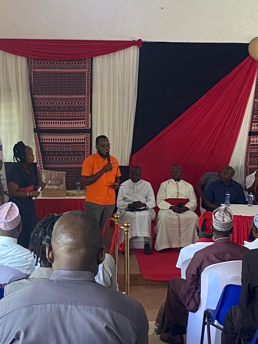 Sirphillip9's tweet photo. At the launch event, the Director of Partnerships @FaithtoActionet in the Department of Gender pledged to collaborate with young people and religious leaders.
#shiftingnorms #Faithaction #Faith4change https://t.co/lA9w310Pr0