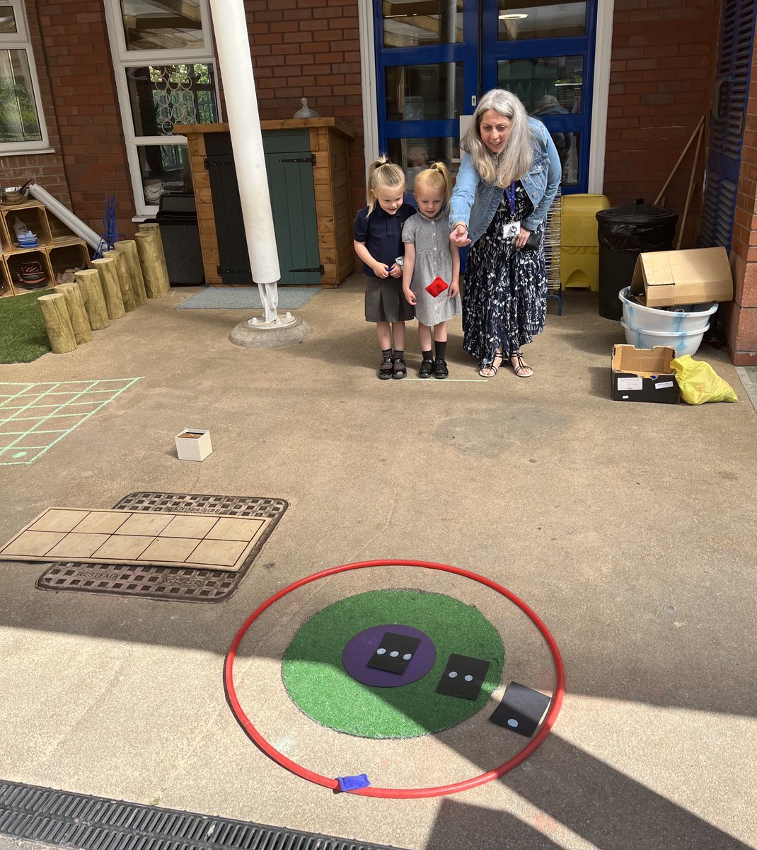 Mrs Davies tweet media