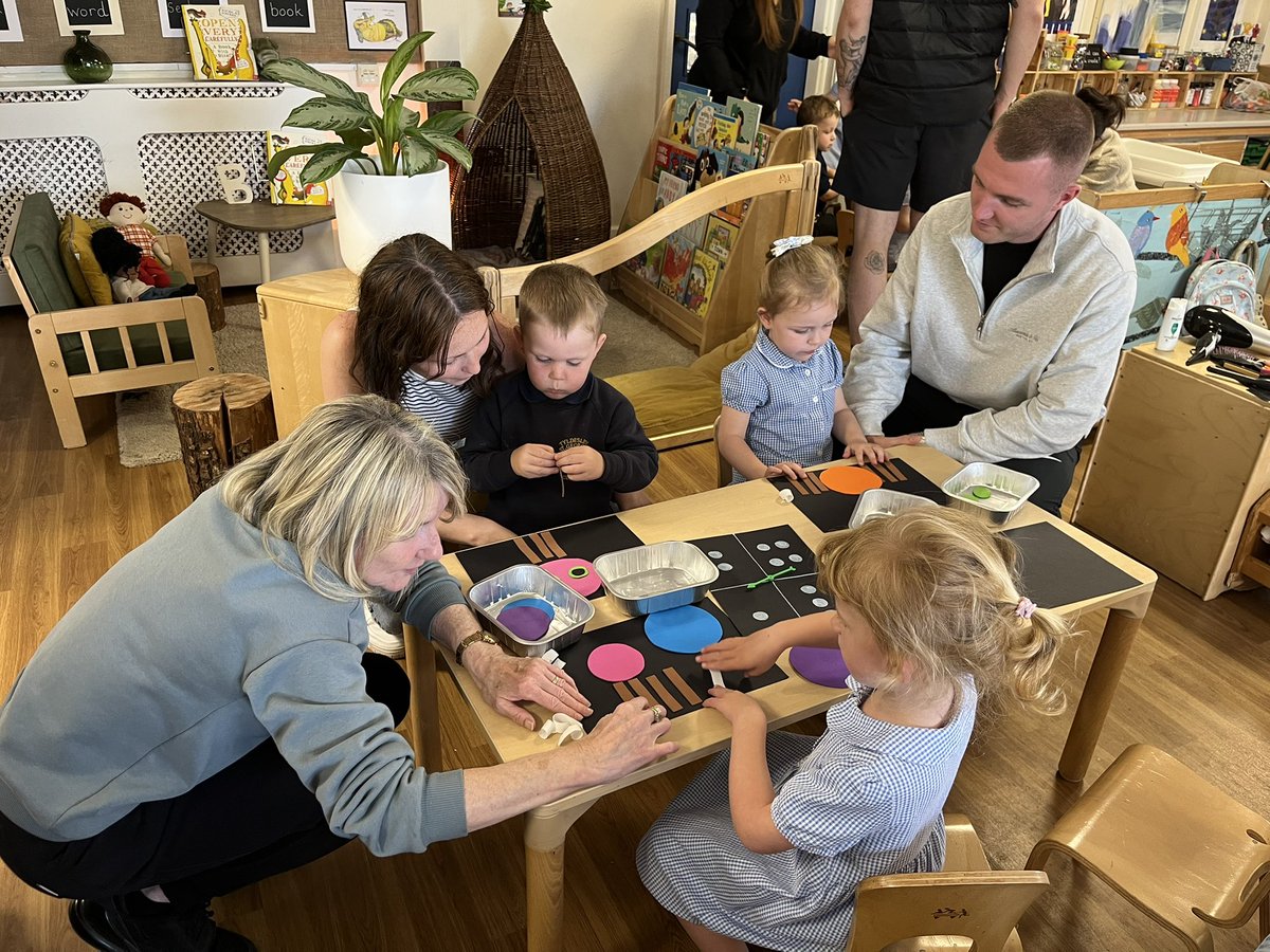 Mrs Davies tweet media