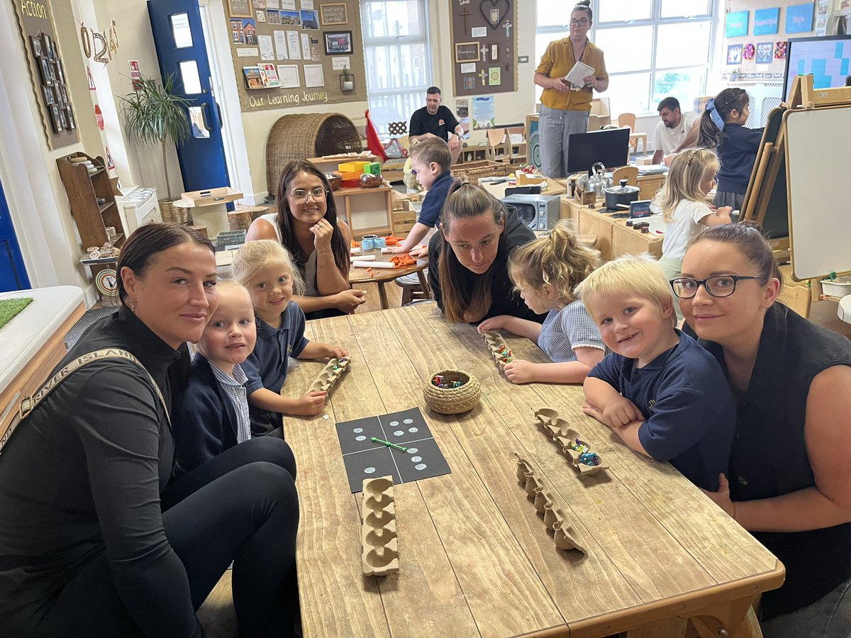 Mrs Davies tweet media