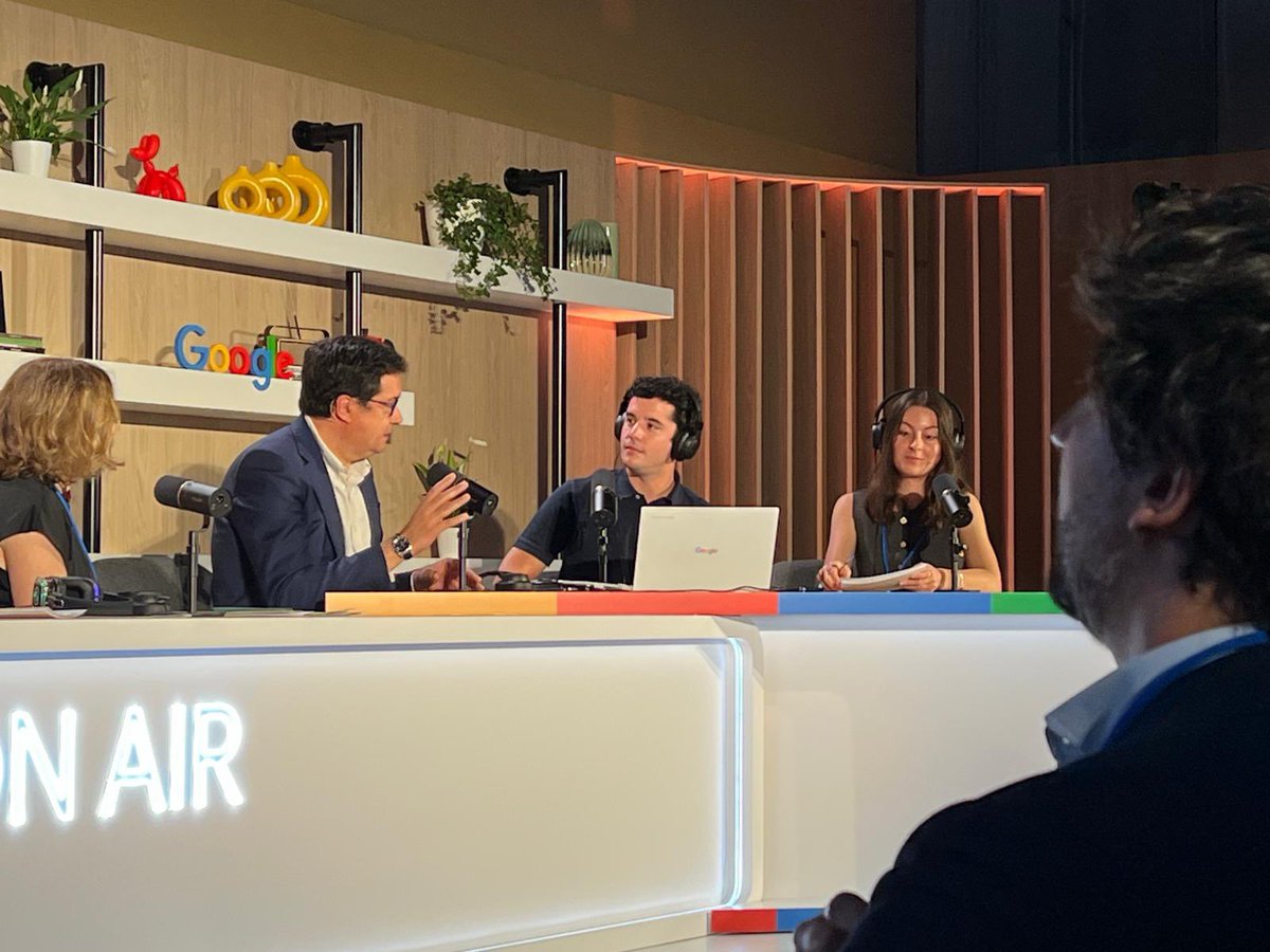 toniroldanm's tweet image. 🚨 Ayer presentamos un informe importante de #EsadeEcPol en el #GoogleCloudSummit -  con apoyo de @Google y de la consultora escandinava #Implement en el que analizamos y estimamos el #impacto de Ia #IA en el #sectorpúblico en España.  

👉 esade.edu/ecpol/es/publi…