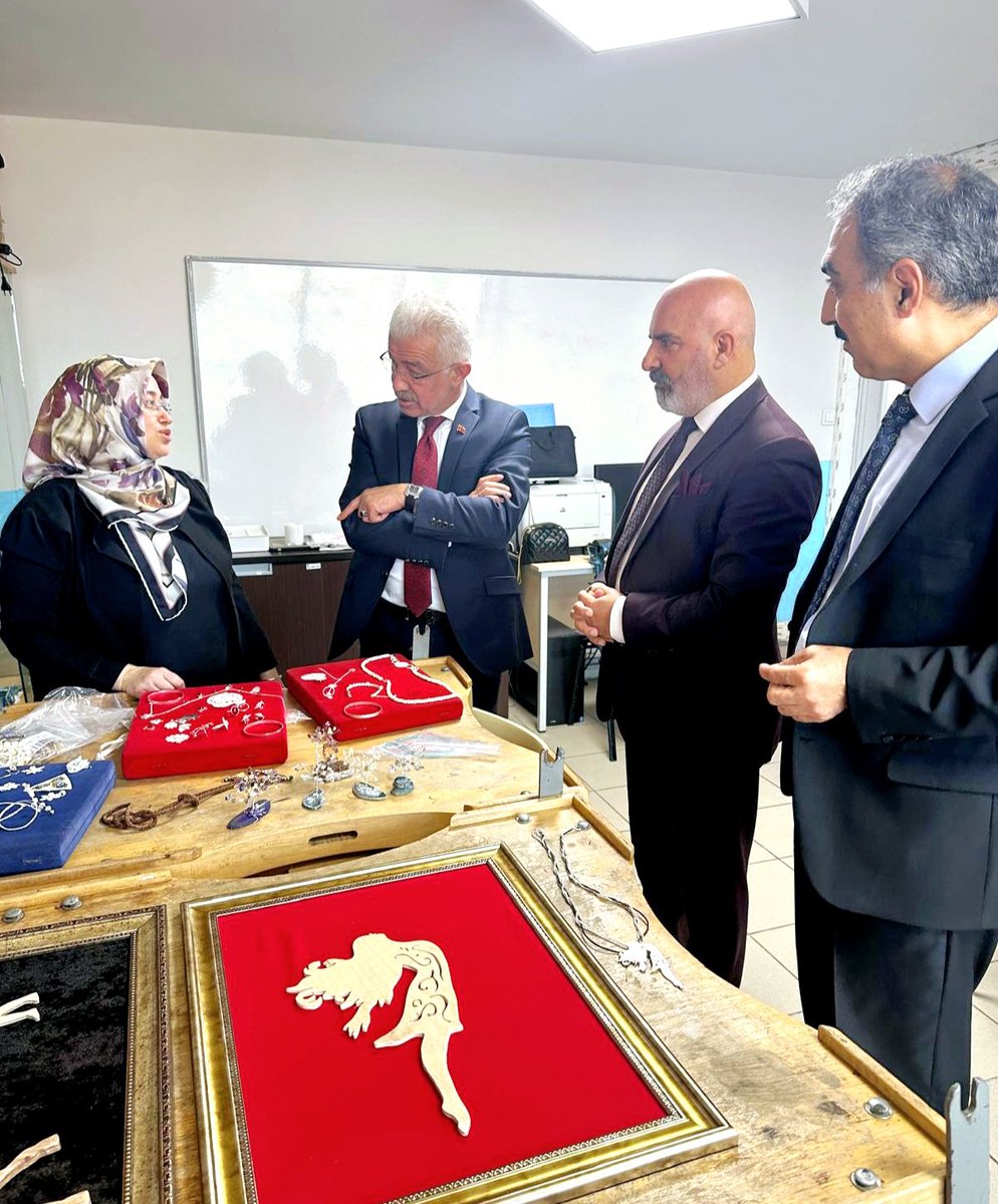 izekier53's tweet photo. Valimiz Sayın Davut GÜL' ün himayeleri ve Müdürümüz Sayın Murat Mücahit YENTÜR' ün liderliğinde ilimizdeki Halk Eğitim Merkezlerinin kapasitesinin arttırılmasına yönelik yapılan kurum bazlı çalışmaları yerinde değerlendirmek üzere Sultanbeyli ilçemizdeyiz.
#HayatBoyuYanınızdayız https://t.co/nWkL42zQQr