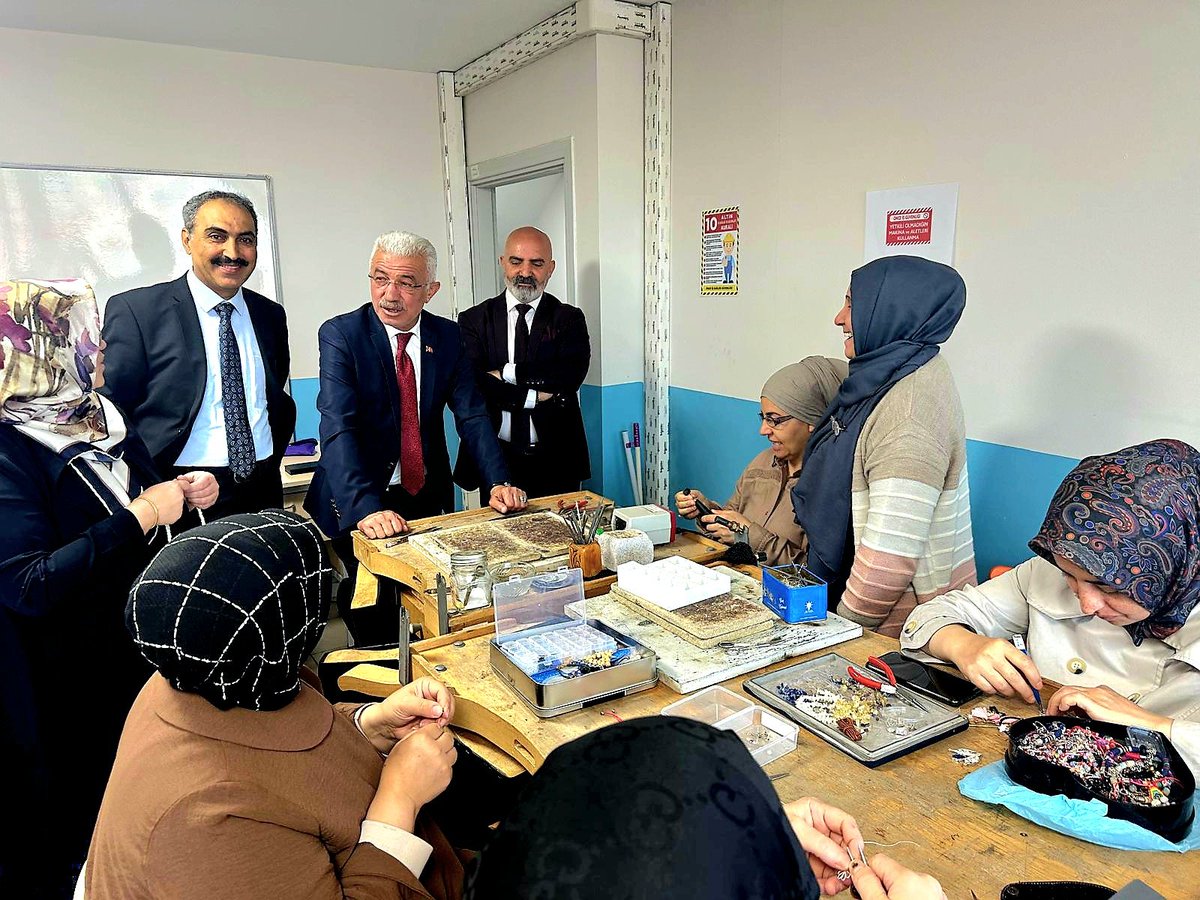 izekier53's tweet photo. Valimiz Sayın Davut GÜL' ün himayeleri ve Müdürümüz Sayın Murat Mücahit YENTÜR' ün liderliğinde ilimizdeki Halk Eğitim Merkezlerinin kapasitesinin arttırılmasına yönelik yapılan kurum bazlı çalışmaları yerinde değerlendirmek üzere Sultanbeyli ilçemizdeyiz.
#HayatBoyuYanınızdayız https://t.co/nWkL42zQQr