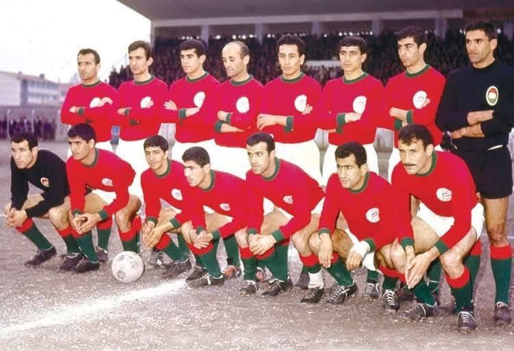 Diyarbakırspor’umuzun kuruluşundaki ilk kadroda yer alan efsane futbolcumuz Nazmi Tahincioğlu (KEL NAZMİ) vefat haberini üzüntüyle öğrenmiş bulunmaktayız. 
Efsane oyuncularımızdan Nazmi Tahincioğlun’a Allah’tan rahmet sevenlerine ve camiamıza baş sağlığı diliyoruz.