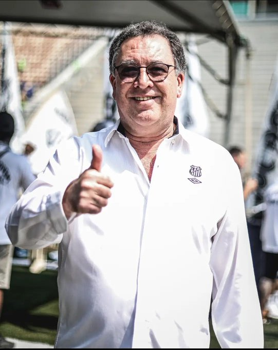 O cara penhorou a Vila Belmiro.

Mas os idiotas votaram nele.

Agora os idiotas estão indignados.

FODA-SE.

AVISAMOS.
