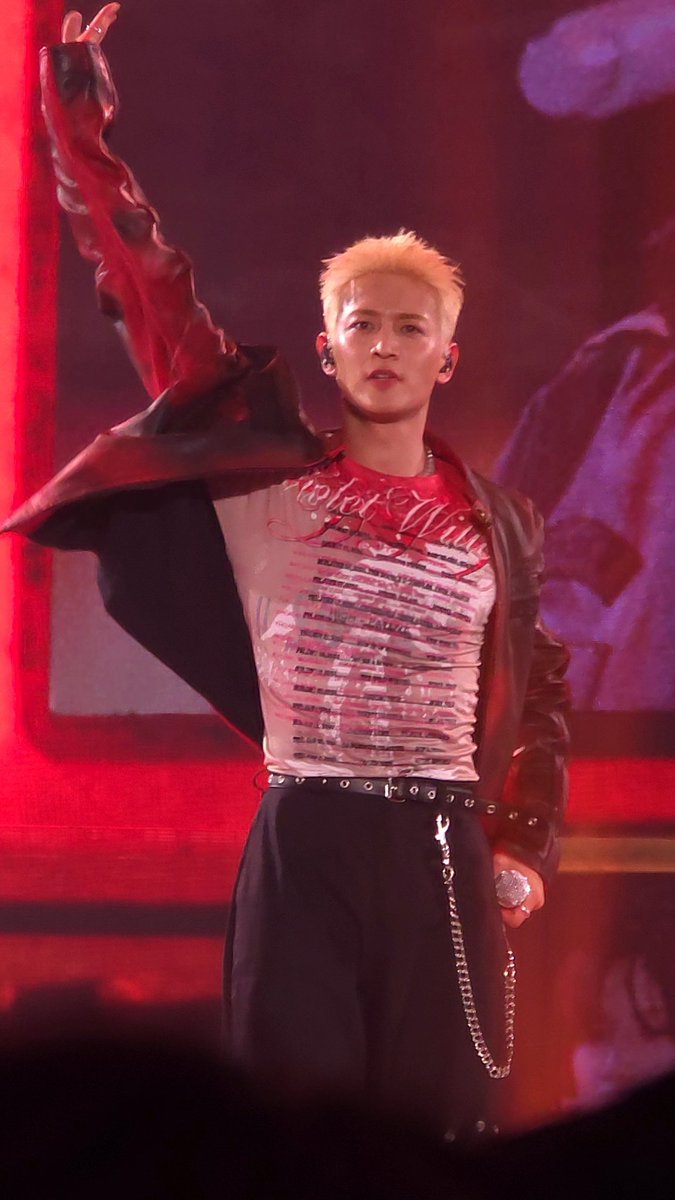 HOSHI FROM SHINEEE!!!??