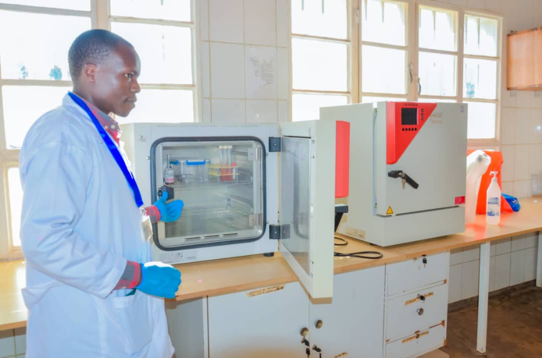 WHO Rwanda (@whorwanda) on Twitter photo A significant milestone for Rwanda’s healthcare! <a href="/WHORwanda/">WHO Rwanda</a>, <a href="/RwandaHealth/">Ministry of Health | Rwanda</a>, <a href="/RBCRwanda/">Rwanda Biomedical Centre</a>, with funding from <a href="/EUinRW/">EU Delegation to Rwanda</a> established a new bacteriology lab at <a href="/HospitalNemba/">Nemba District Hospital</a>. This will boost fast diagnoses, enable timely treatment & save lives.
#HealthForAll A significant milestone for Rwanda’s healthcare! <a href="/WHORwanda/">WHO Rwanda</a>, <a href="/RwandaHealth/">Ministry of Health | Rwanda</a>, <a href="/RBCRwanda/">Rwanda Biomedical Centre</a>, with funding from <a href="/EUinRW/">EU Delegation to Rwanda</a> established a new bacteriology lab at <a href="/HospitalNemba/">Nemba District Hospital</a>. This will boost fast diagnoses, enable timely treatment & save lives.
#HealthForAll