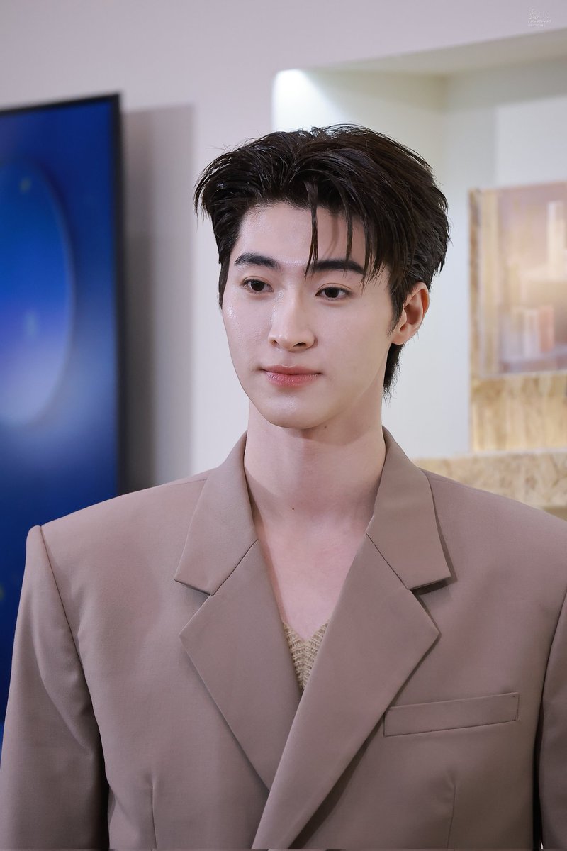 Blueda_15's tweet photo. (23052025)
เหมาะสมกับคำว่า Brand Ambassador of SEKKISEI Lotion ✅
@bluepongtiwat_
@KoseThailand
.
#SekkiseiBlue #น้ำตบโสมเซกิเซบลู
#HolisticBeauty #CleanBeauty
#Kampology #ReturnToOrigins
#KoseThailand #Bluepongtiwat https://t.co/fAhJYLzvxY