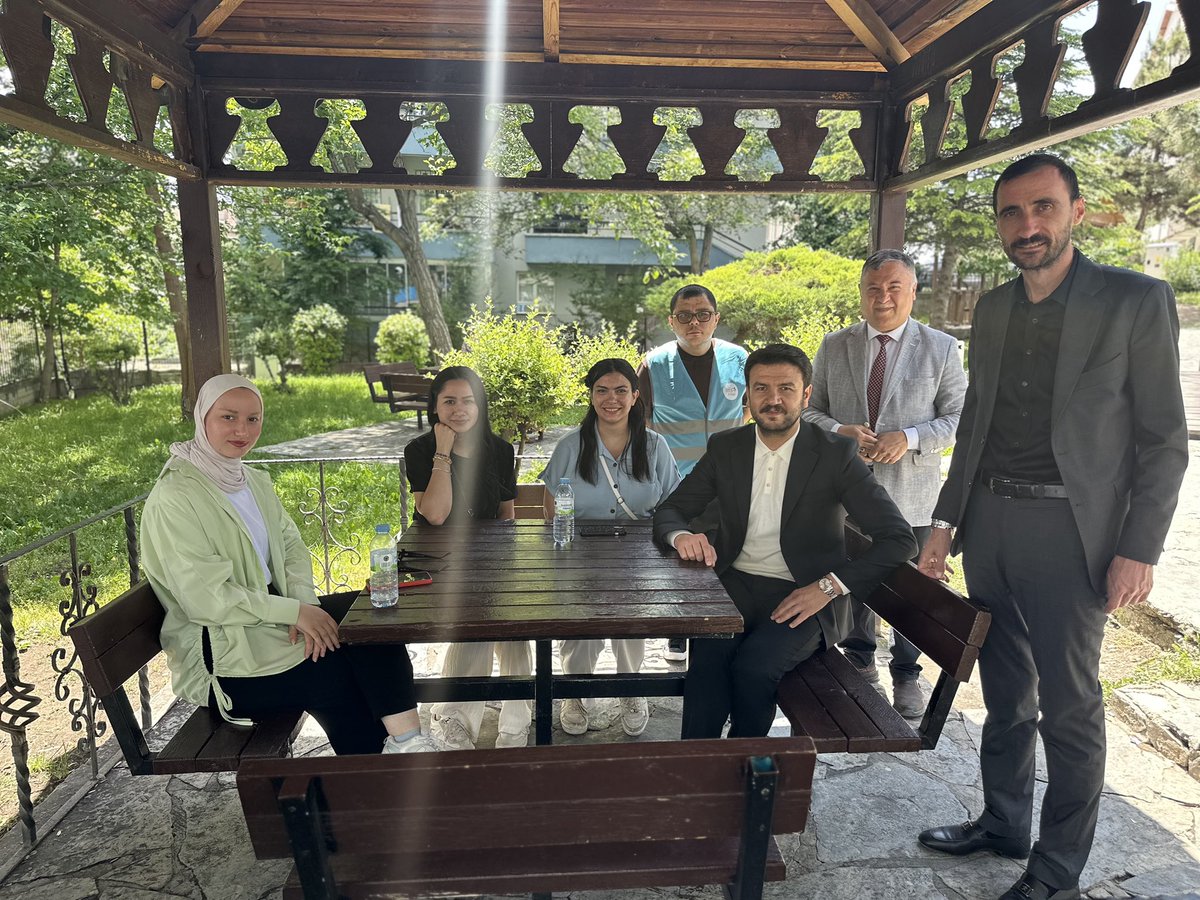 Kurtcan Çelebi (@kurtcancelebi) on Twitter photo 📍Keçiören | Basın Caddesi
Cuma namazı sonrası İlçe başkanımız <a href="/AKadirkarapinar/">Kadir KARAPINAR🇹🇷</a> ile birlikte cadde esnafımızla selamlaştık, sohbet ettik, bereketli kazançlar diledik.
Gönül kazanmanın yolu, sokakta olmaktan, hemşehrilerimizle aynı hissiyatı paylaşmaktan geçiyor. 📍Keçiören | Basın Caddesi
Cuma namazı sonrası İlçe başkanımız <a href="/AKadirkarapinar/">Kadir KARAPINAR🇹🇷</a> ile birlikte cadde esnafımızla selamlaştık, sohbet ettik, bereketli kazançlar diledik.
Gönül kazanmanın yolu, sokakta olmaktan, hemşehrilerimizle aynı hissiyatı paylaşmaktan geçiyor.