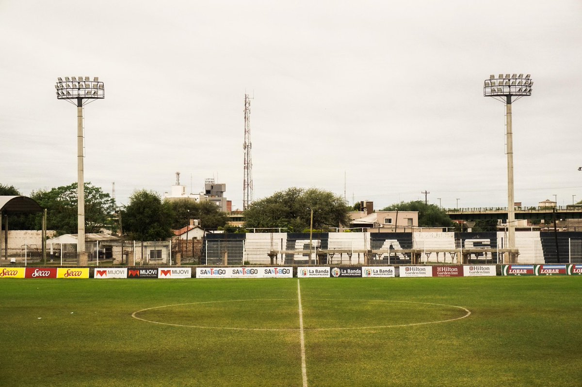 groundspotters's tweet photo. #FloodlightFriday
🏟️ Estadio Ciudad De La Banda
🛡️ Club Atlético Sarmiento
📍 La Banda, Provincia de Santiago Del Estero
🇦🇷 Argentina

https://t.co/lAE5Iq7NvS

#sarmiento #sarmientodelabanda #labanda #losprofe #vamoslosprofe #elúnicograndedelaciudad #hopping #groundhopping https://t.co/9sSiCtEa1W