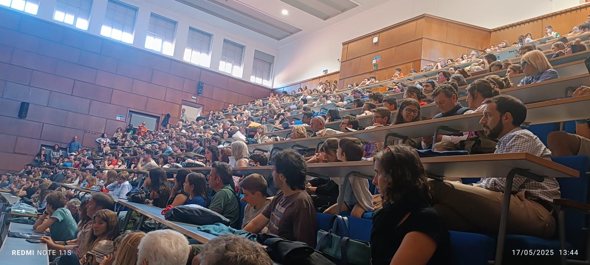 El 17 de Mayo, se presentaron a la Olimpiada Final de Matemáticas  Junior dos alumnos de 2º ESO María Calvo y Adrián López. Realizaron  problemas matemáticos poniendo a prueba sus habilidades y conocimientos,  pasando un muy buen rato.
¡Enhorabuena, sois unos campeones!