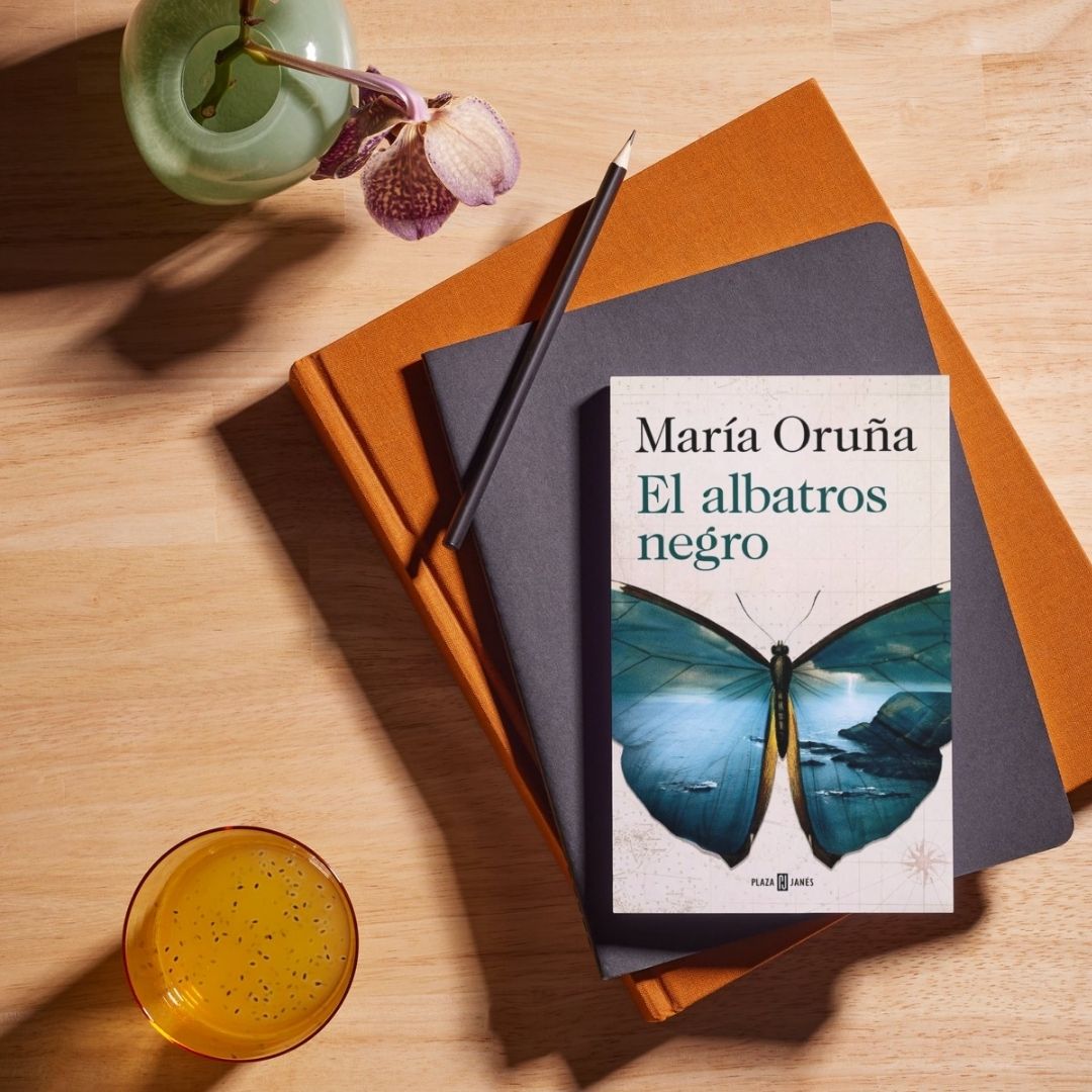 IEO Vigo (@ieovigo) on Twitter photo 📖 Hoy os dejamos una recomendación lectora que tiene un vínculo con #IEOVigo: El albatros negro, de <a href="/maria_oruna/">María Oruña</a>
🌊La autora ha contado con el asesoramiento de nuestra compañera <a href="/PatrinhaB/">Patrinha Bernárdez</a> para encontrar respuesta a sus preguntas sobre las profundidades marinas de la ría 📖 Hoy os dejamos una recomendación lectora que tiene un vínculo con #IEOVigo: El albatros negro, de <a href="/maria_oruna/">María Oruña</a>
🌊La autora ha contado con el asesoramiento de nuestra compañera <a href="/PatrinhaB/">Patrinha Bernárdez</a> para encontrar respuesta a sus preguntas sobre las profundidades marinas de la ría