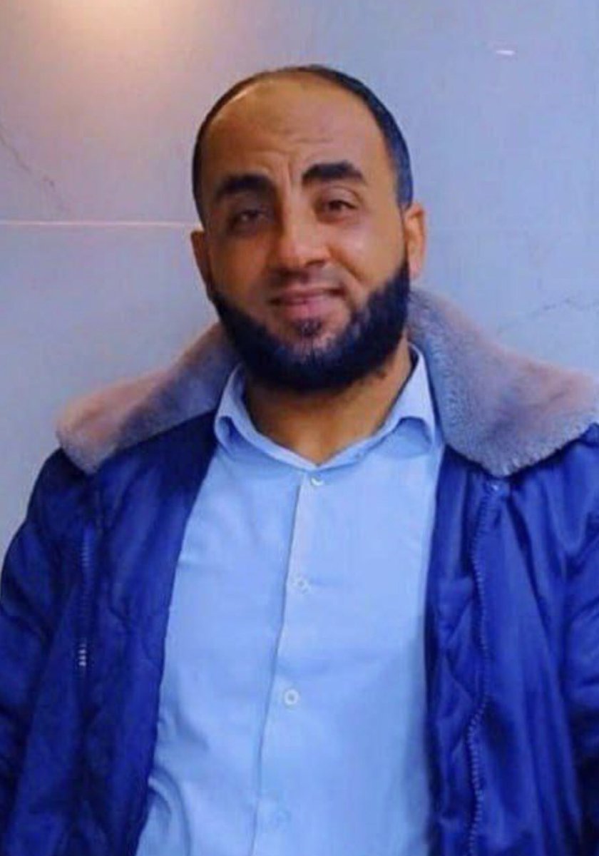 Sans_Concession's tweet image. Voici le terroriste du Hamas Mahmoud Nassar , 
Ce barbu a tenté de prendre le contrôle d’un camion d’aide humanitaire destiné aux populations de Gaza, 
🔻Il a été ÉLIMINÉ sur le champ par Tsahal .
Regardez sa photo !!
ce gros porc n’a pas l’air de crever de faim
