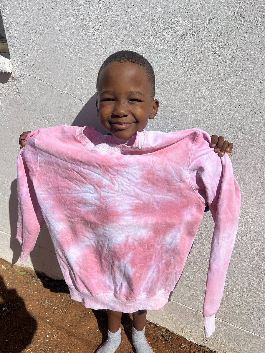 byekhanyi's tweet photo. Hi guys. Baby boy and I have partnered on a small tie-dye business venture, re kopa le reke. 🥺
Fleece lined jerseys. P200 with free delivery in Gaborone. 🫶🏽
The brown one is size S. Pink ones are XL and 2XL. https://t.co/z4YHCn5ybf