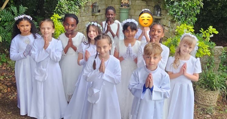 stanthonyslough's tweet photo. Our May Procession yesterday was full of grace โ and gorgeous gowns!
First Holy Communion children led the way in honouring Our Lady, with one lifted (literally!) to crown Mary at the grotto. Faith in action, the St Anthonyโs way.
#MayProcession https://t.co/4LqbsYctK0