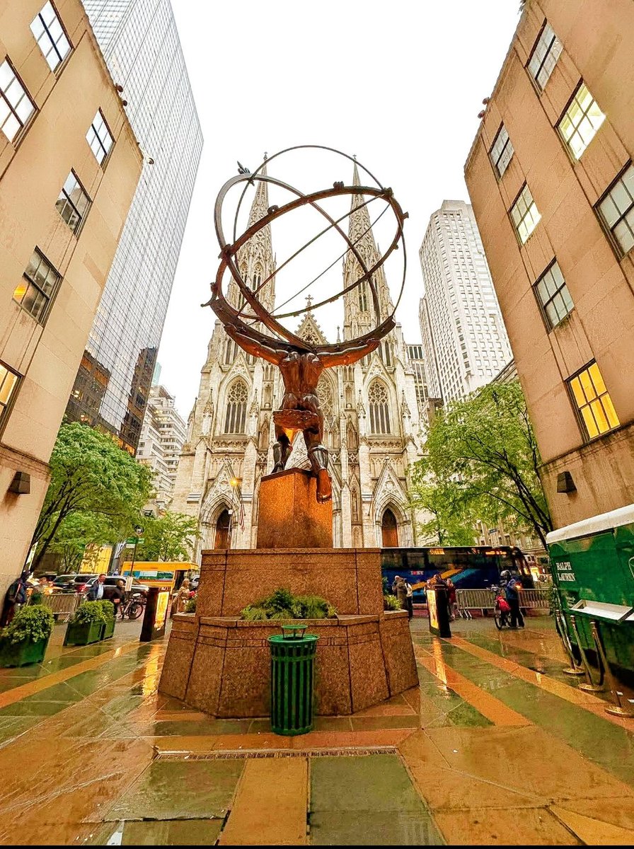 manojg89's tweet photo. Iconic Atlas at Rockefeller Center! ๐ฝ ๐ #NYCMagic #AtlasVibes https://t.co/ZTmT4GCDLR