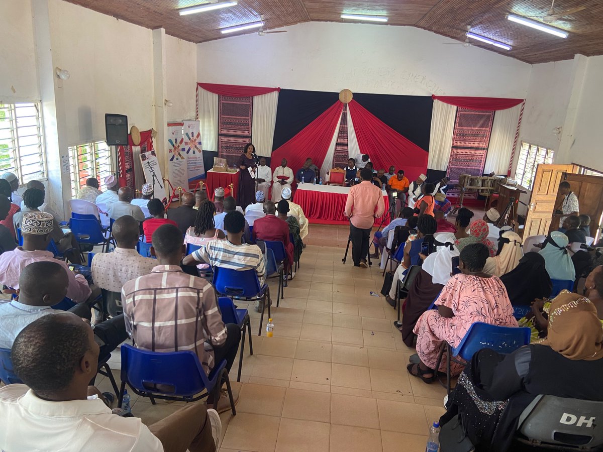 KammySaralyne's tweet photo. Children today are pressured by comparisons.
Let’s teach them contentment and self-worth, not based on what others have, but on the love and values their families provide.
#Faith4Change #FaithAction #ShiftingNorms
@FaithtoActionet
@kilifi_youth
@CIPKNairobi
@IRCK_Info https://t.co/BXV6fiddfO
