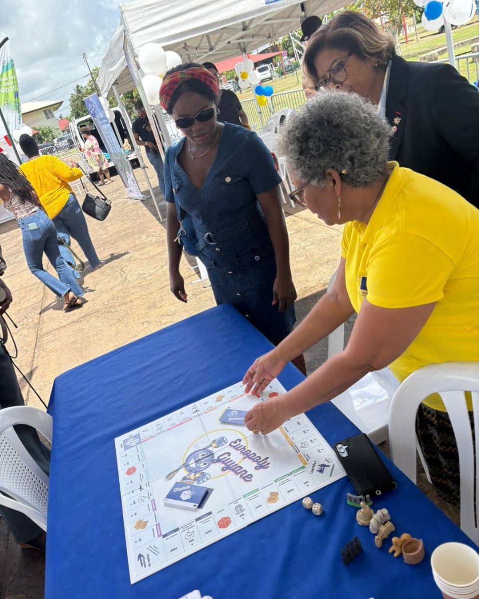 EuropeEnGuyane's tweet photo. Journée de l’🇪🇺 à Macouria !

Alors que les plus jeunes partent à la conquête du continent, les plus grands font leur retour d’expérience sur leur séjour Erasmus  ✨

#fondseuropeens #moisdeleurope #guyane #europeenguyane #erasmus https://t.co/ZHUQtIJwf8