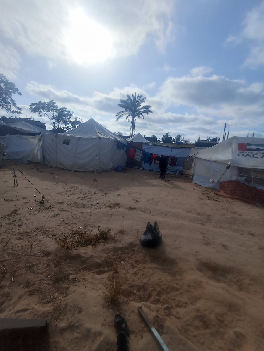Life is crowded with people, no one feels for us, oh nation, our enemies, people have become skeletons from lack of food, and from lack of food, please, oh world, our enemies🍉🤲🤲🌹🙏🇵🇸😭😥