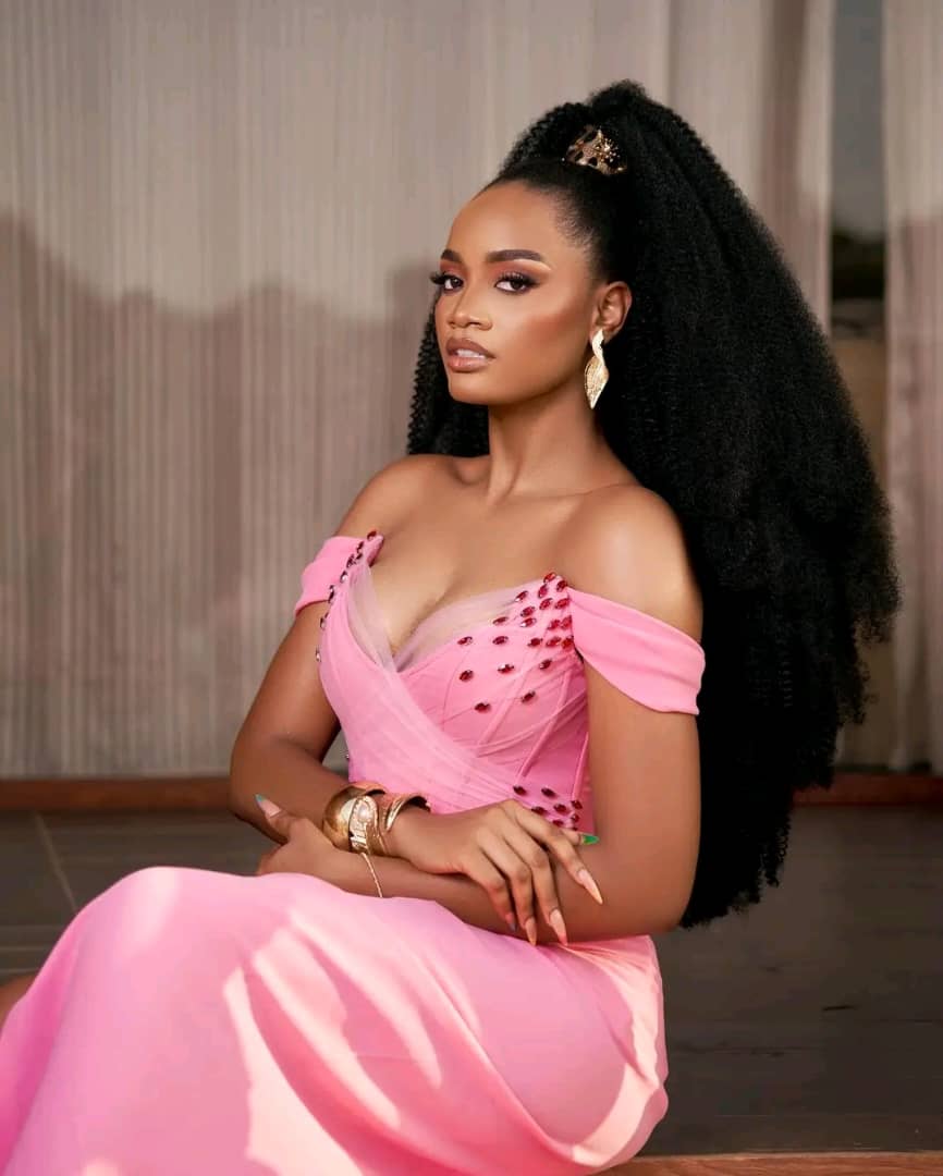 Princesse Issie, Miss World Cameroun 2025, continue de porter les couleurs de notre pays. Sélectionnée parmi plus de 100 candidates  du monde entier, elle fait désormais partie des 24 finalistes!du Talent Challenge de Miss World 2025.
#MissWorld #MissWorldCameroon #PrincesseIssie