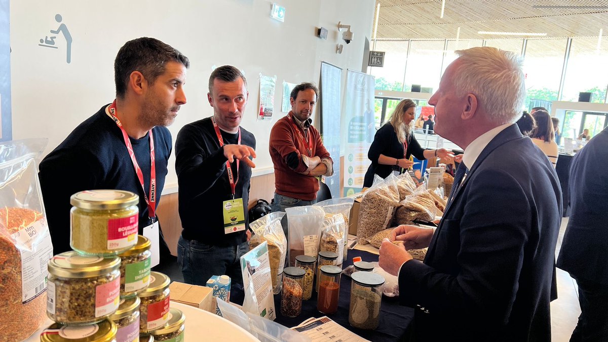 Merci aux producteurs présents à la 10e édition du #MayenneFoodDating à <a href="/espacemayenne/">Espace Mayenne</a> ! 
L’occasion de promouvoir les produits locaux et les circuits courts. Échanges, partages, dégustations sont au programme ! 
<a href="/AMF_53/">AMF 53</a> <a href="/lamayenne/">La Mayenne, le Département</a> <a href="/FauconBenoit/">Benoît Faucon</a> <a href="/BalandraudJoel/">Balandraud Joel</a> <a href="/rousseletsyl20/">Sylvain Rousselet</a>