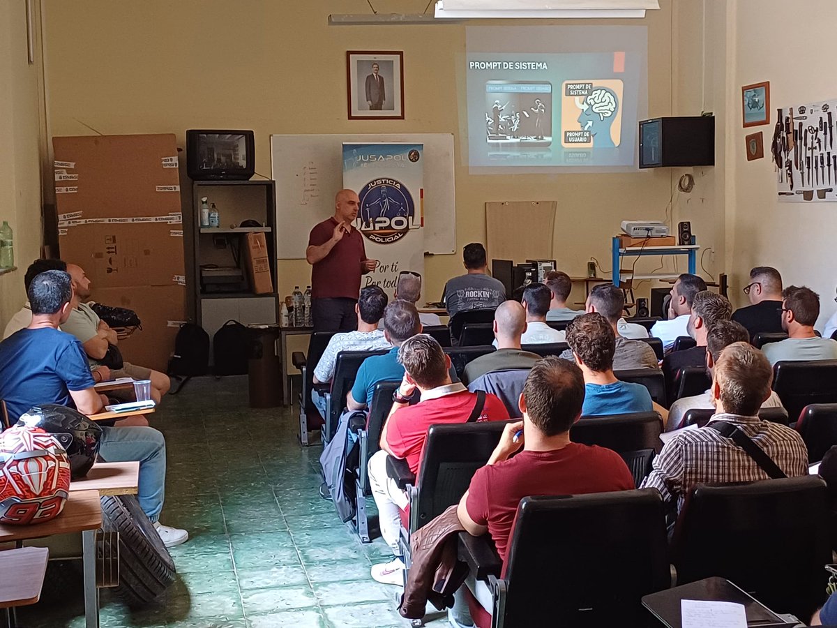 🔵Jupol🔵 celebra su primer curso en Valencia de Inteligencia Artificial 🧠 en la investigación criminal 👮🏼‍♂️👮🏼‍♀️🚔.