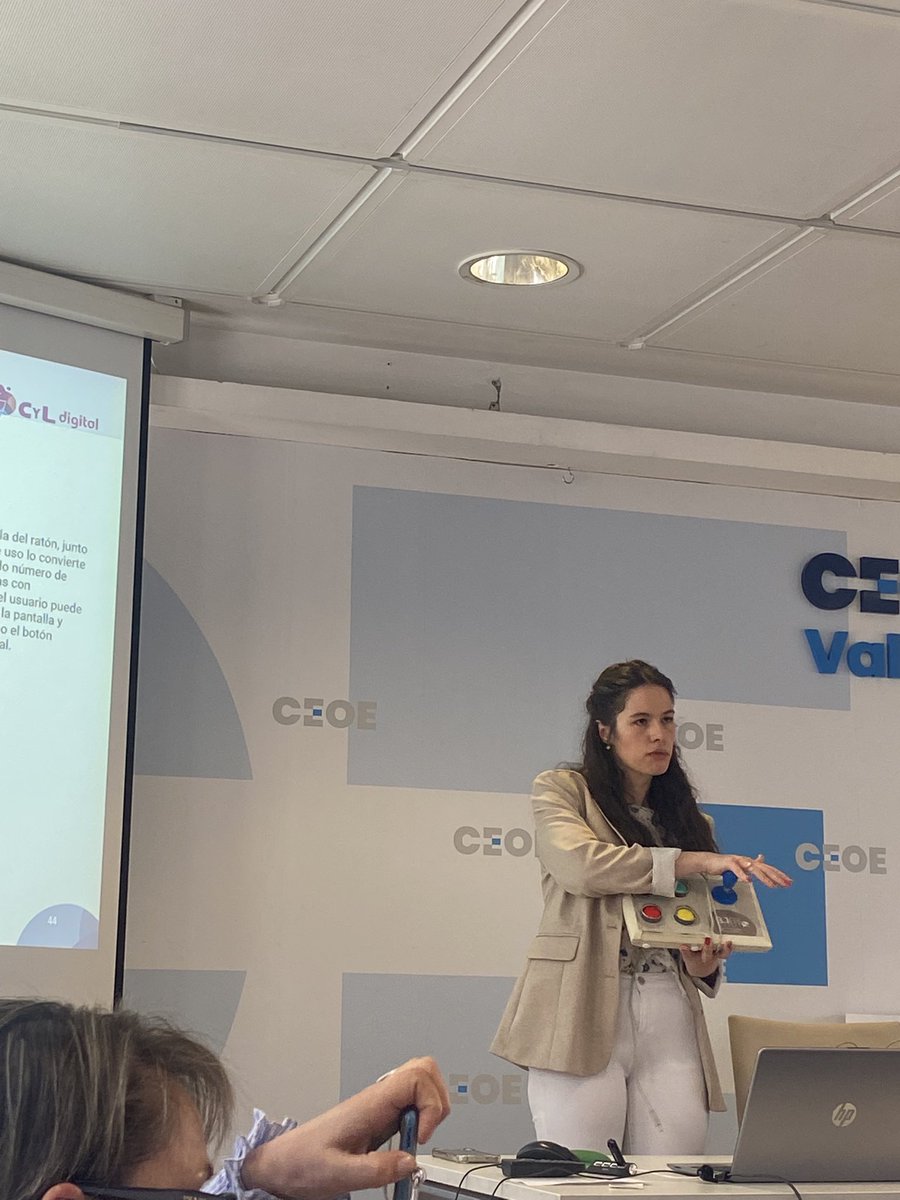 Participamos en la Jornada “Tecnologías para la inclusión” para formadores en competencias digitales inclusivas de <a href="/cyldigital/">CyL Digital</a> 👩🏻‍💻 junto a <a href="/cocemfecyl/">CocemfeCyL</a> <a href="/IMPULSA_CyL/">IMPULSA IGUALDAD Castilla y León</a> y <a href="/AutismoCyL/">AutismoCyL</a>, hablando de accesibilidad, inclusión y productos de apoyo.