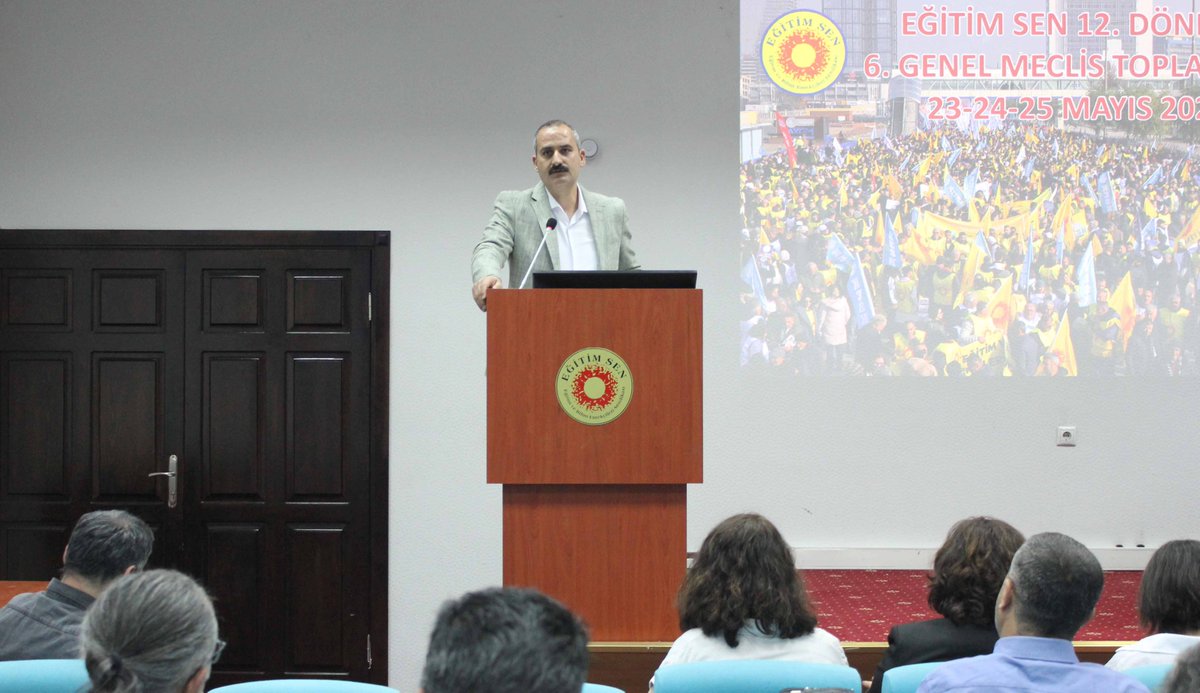 egitimsen's tweet photo. Eğitim Sen 12. Dönem 6. Genel Meclis toplantısı, Merkez Yürütme Kurulu üyeleri, şube başkanları, Merkez Denetleme Kurulu ve Merkez Disiplin Kurulu üyelerinin katılımıyla başladı. Açılış konuşmasını Genel Sekreterimiz Zülküf Güneş’in yaptığı toplantıda, Genel Başkanımız Kemal Irmak, süreç hakkında değerlendirme yaptı.