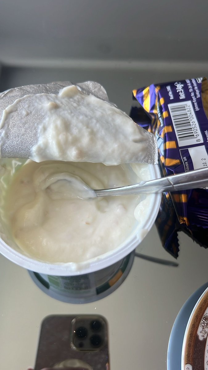 aboodmousli's tweet photo. @getir Getirden Activia siparişi verdim, gelen ürün bozuktu ekşi kötü koku Canlı destek sorunu çözmeden kapattı, telefonda da sadece iade teklif ettiler. Yenisi gönderilsin dedim"depoya ulaşamıyoruz" gibi anlamsız bir bahane duydum. Süresi zaten 29.05 Paramı değil,
 çözüm istedim https://t.co/30wm6GKEkb