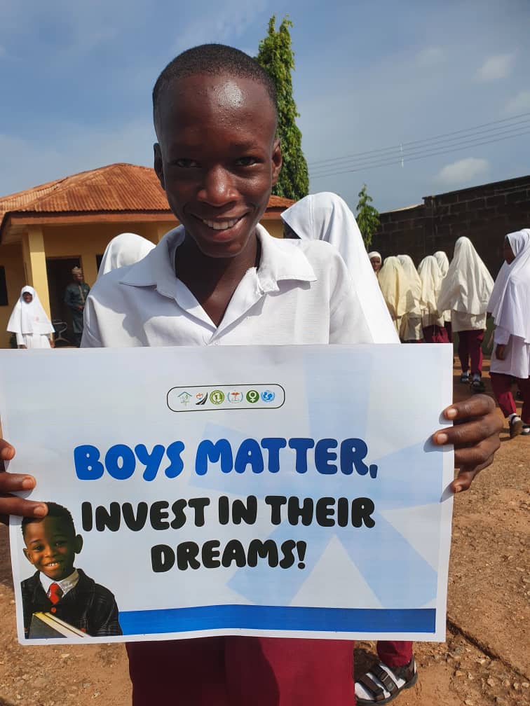 PATHProject22's tweet photo. The International Day of the Boy Child 2025 was a great time and we had the opportunity to engage with the young boys of Muslim Model Secondary School, Ilorin. 
They showed enthusiasm and surely left empowered. 
We’re not just raising boys.
We’re raising men of value. 💙 https://t.co/GVLSZVkdL8